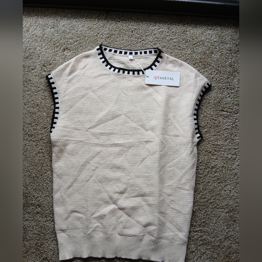 NWT Takeyal Cream Knit Cap Sleeve Sweater with Black Trim